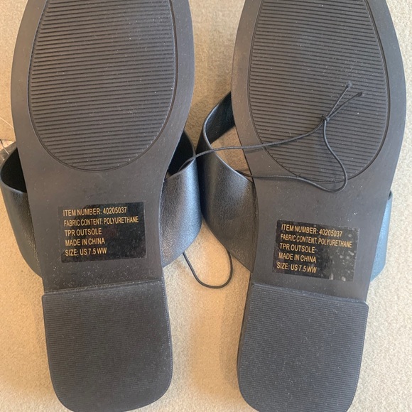 NEW NWT Torrid Black Faux Leather Thong Flip Flop Style Sandals 7.5 WW Cushioned - Picture 11 of 12